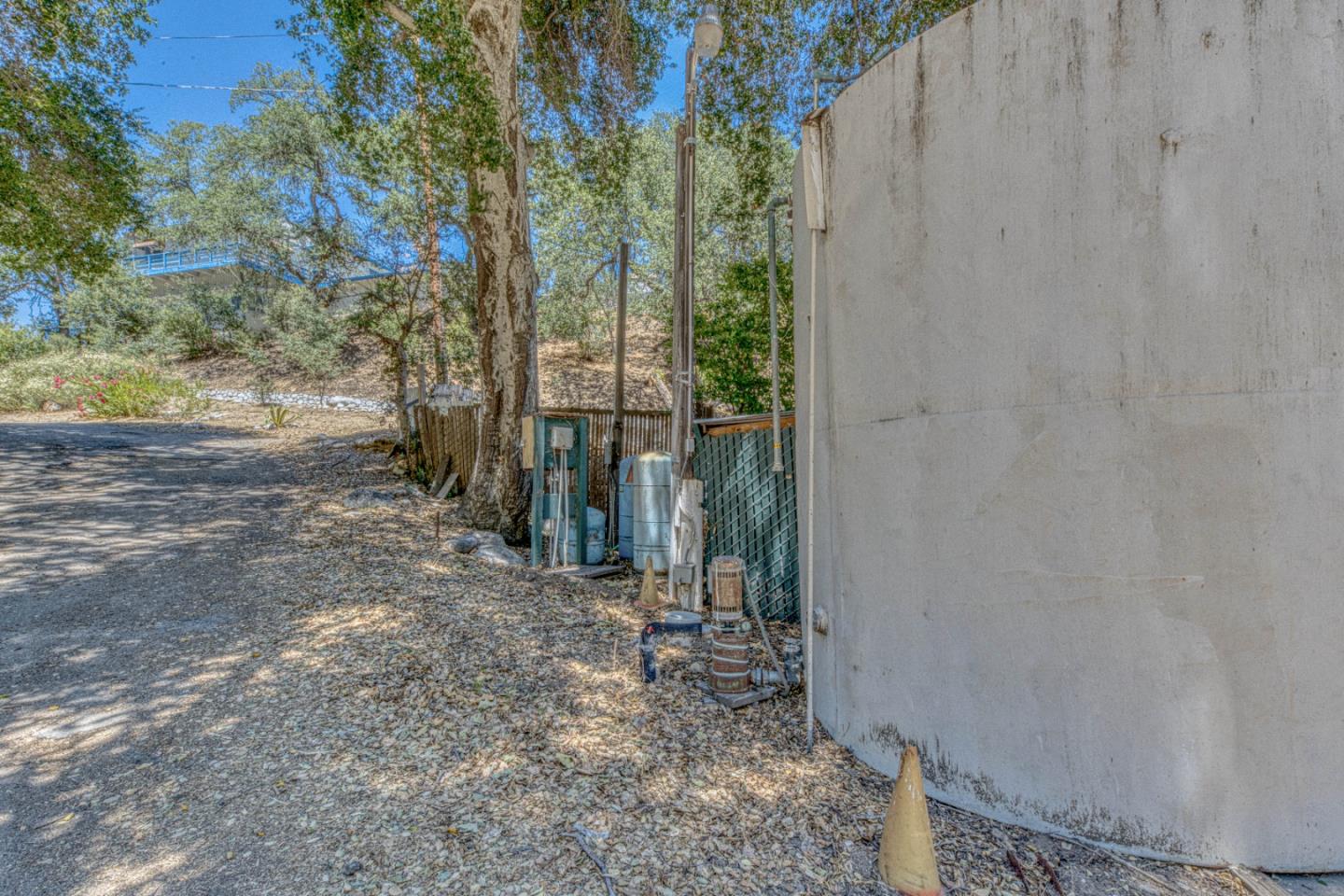 Property photo 38