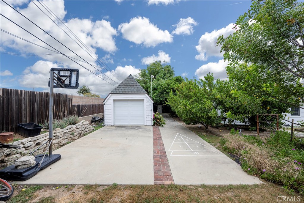 Property photo 33