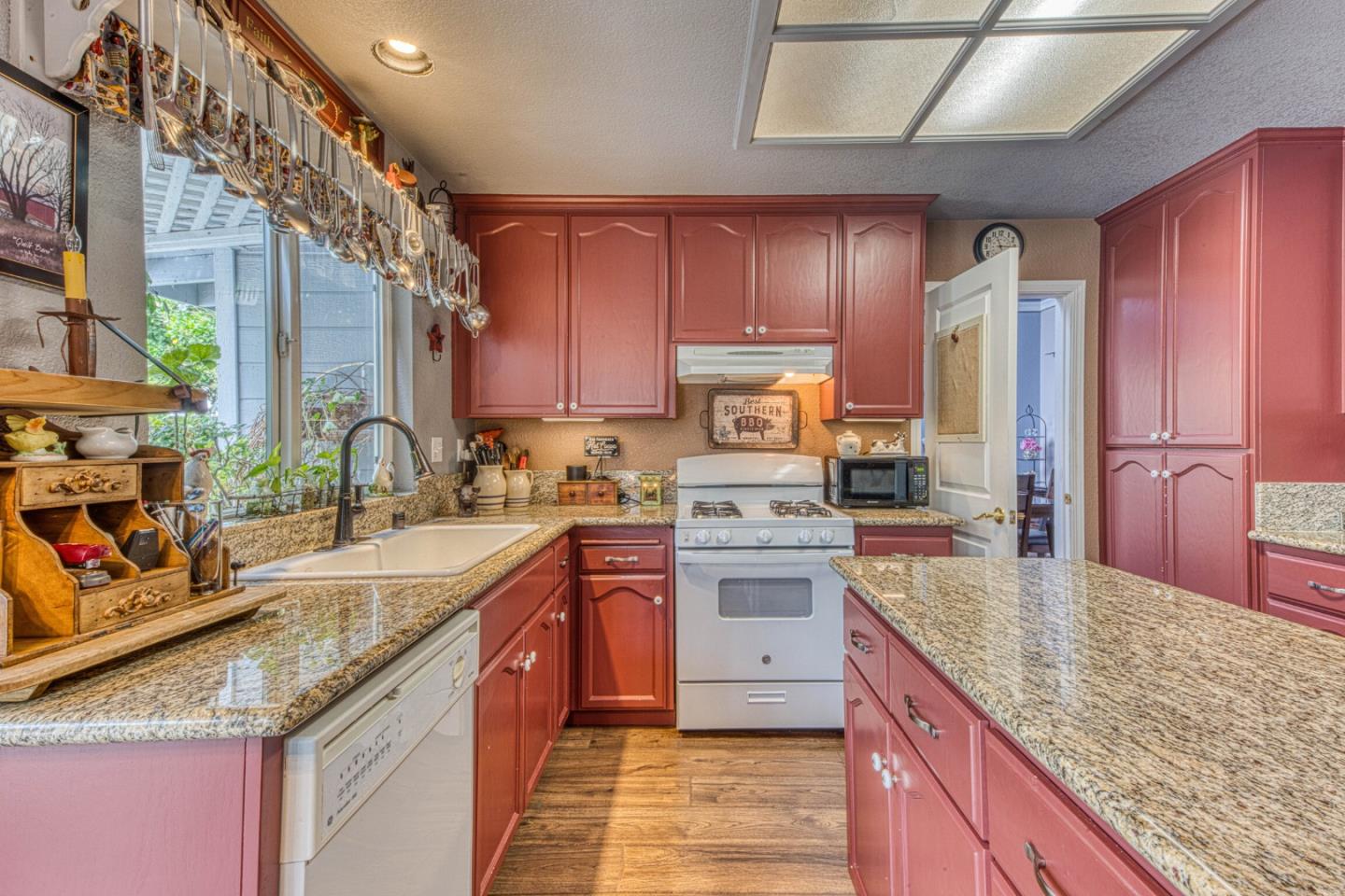 Property photo 28