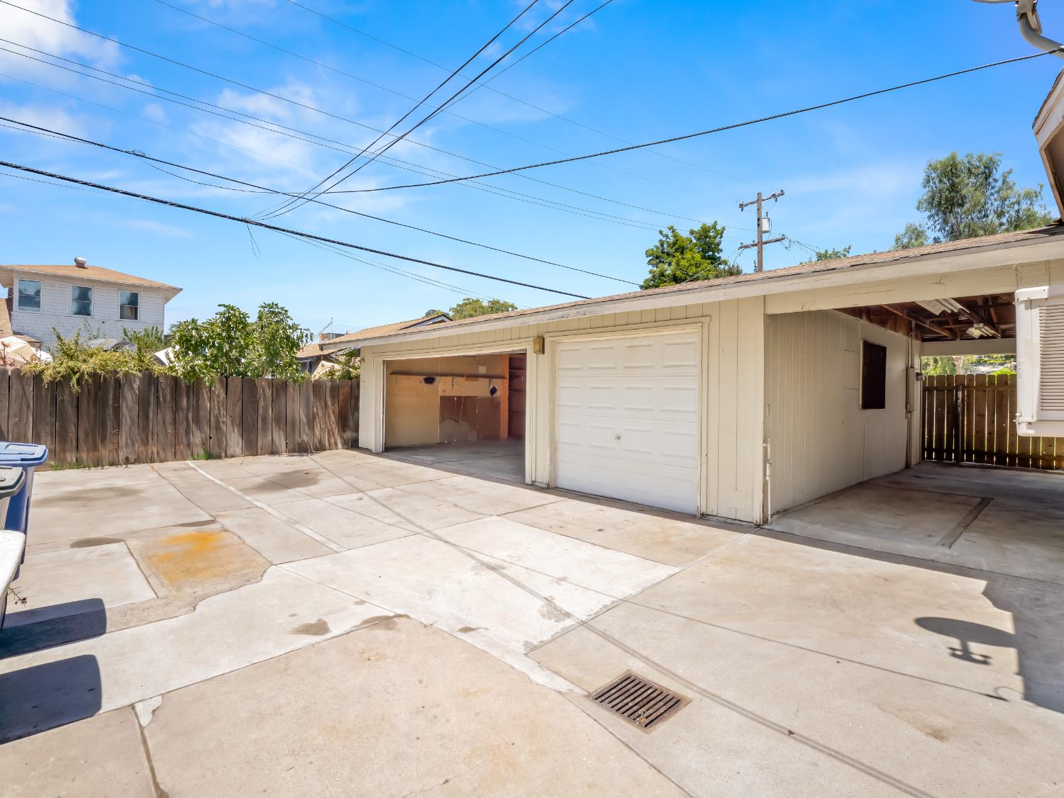 Property photo 43