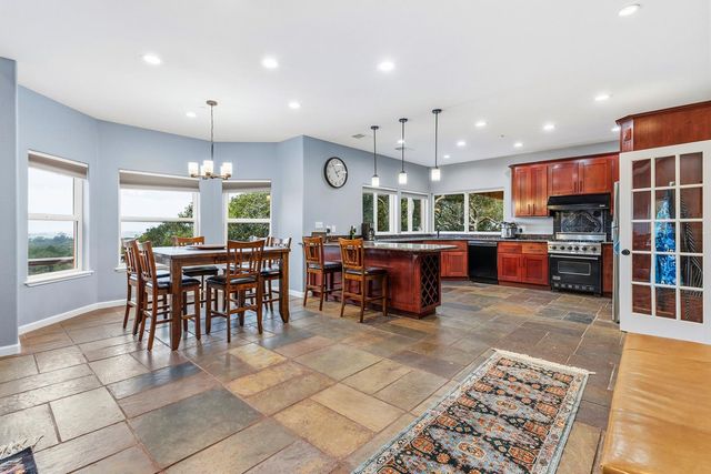 Property photo 40