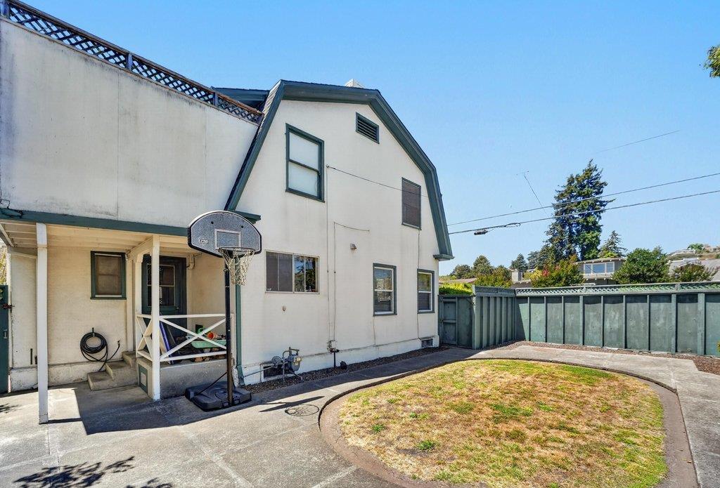 Property photo 32