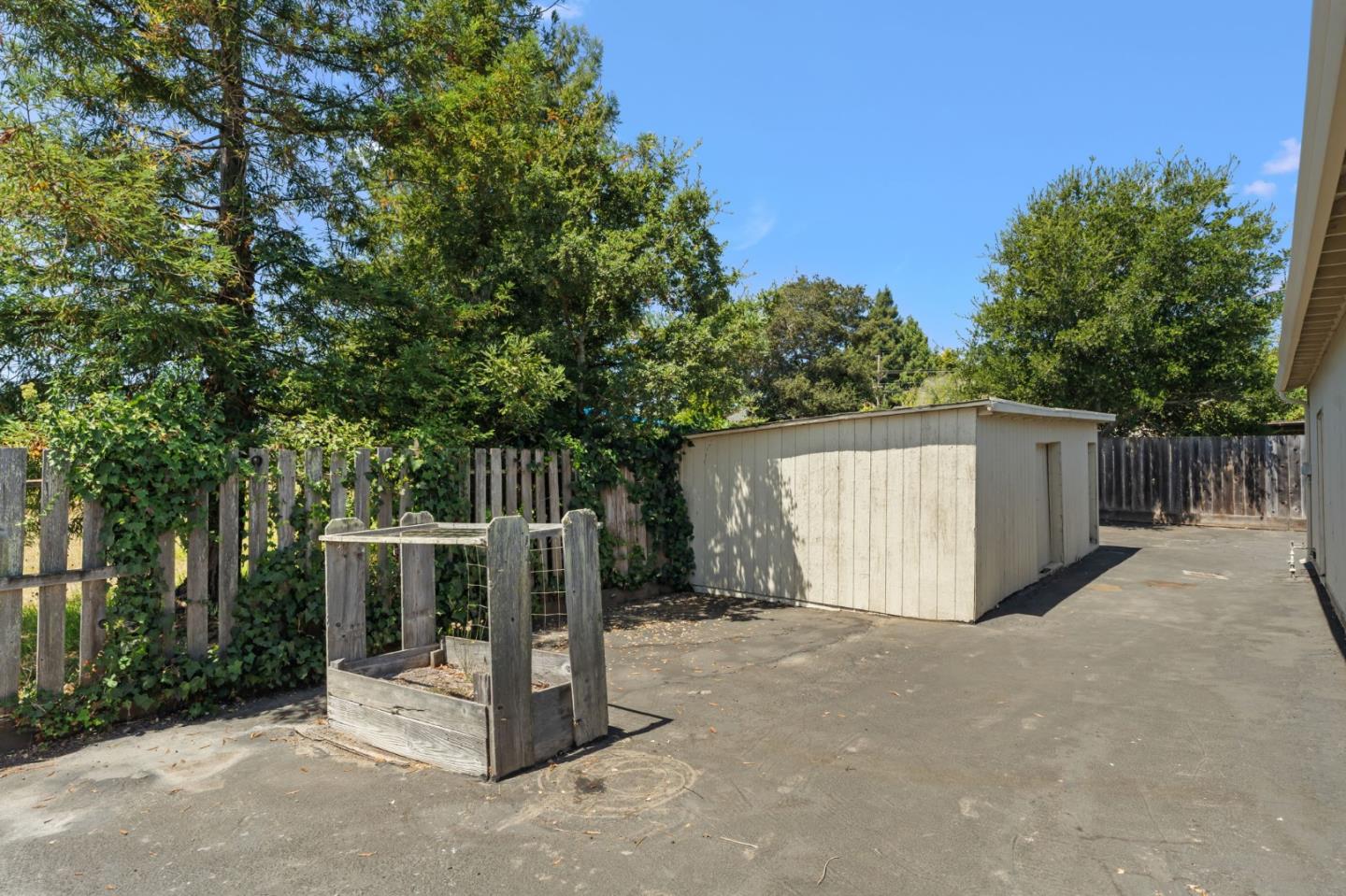 Property photo 33