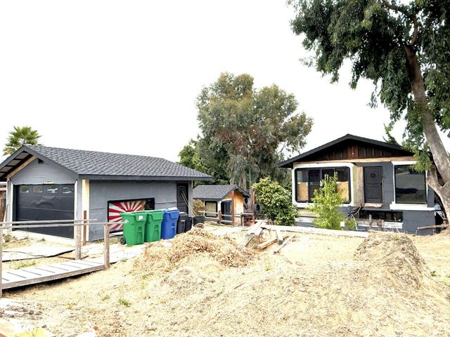 Property photo 40