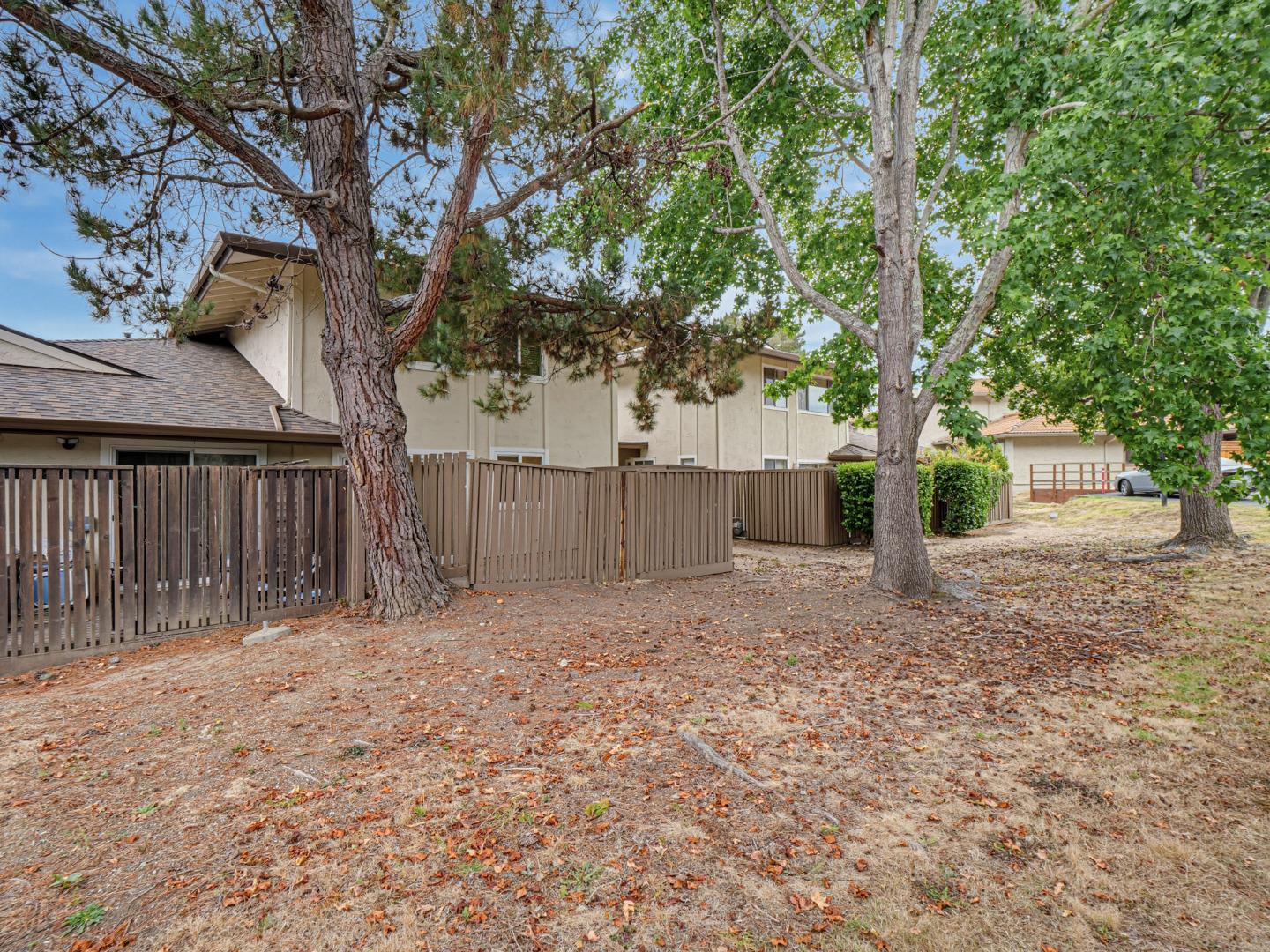 Property photo 38