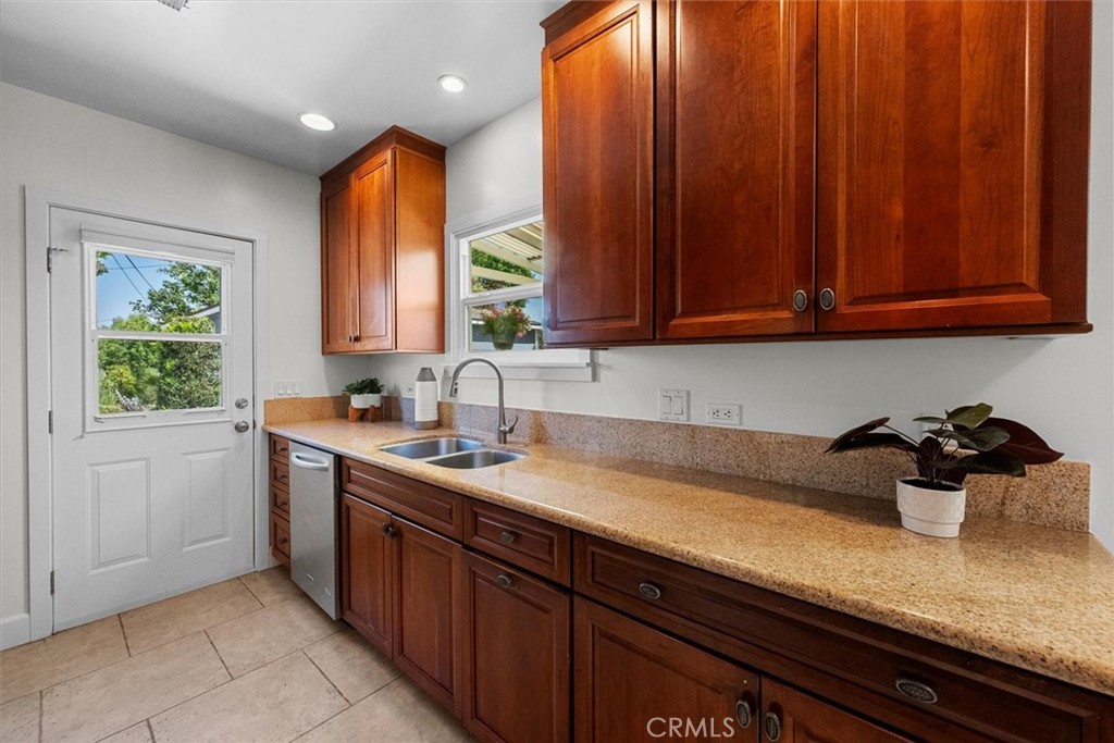 Property photo 40