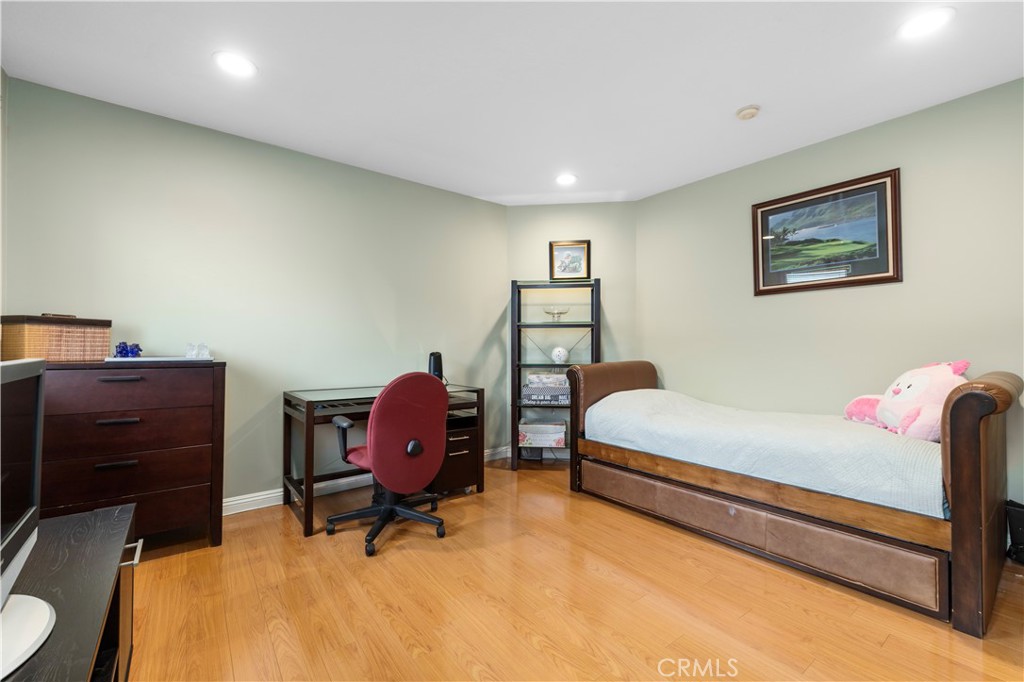 Property photo 35