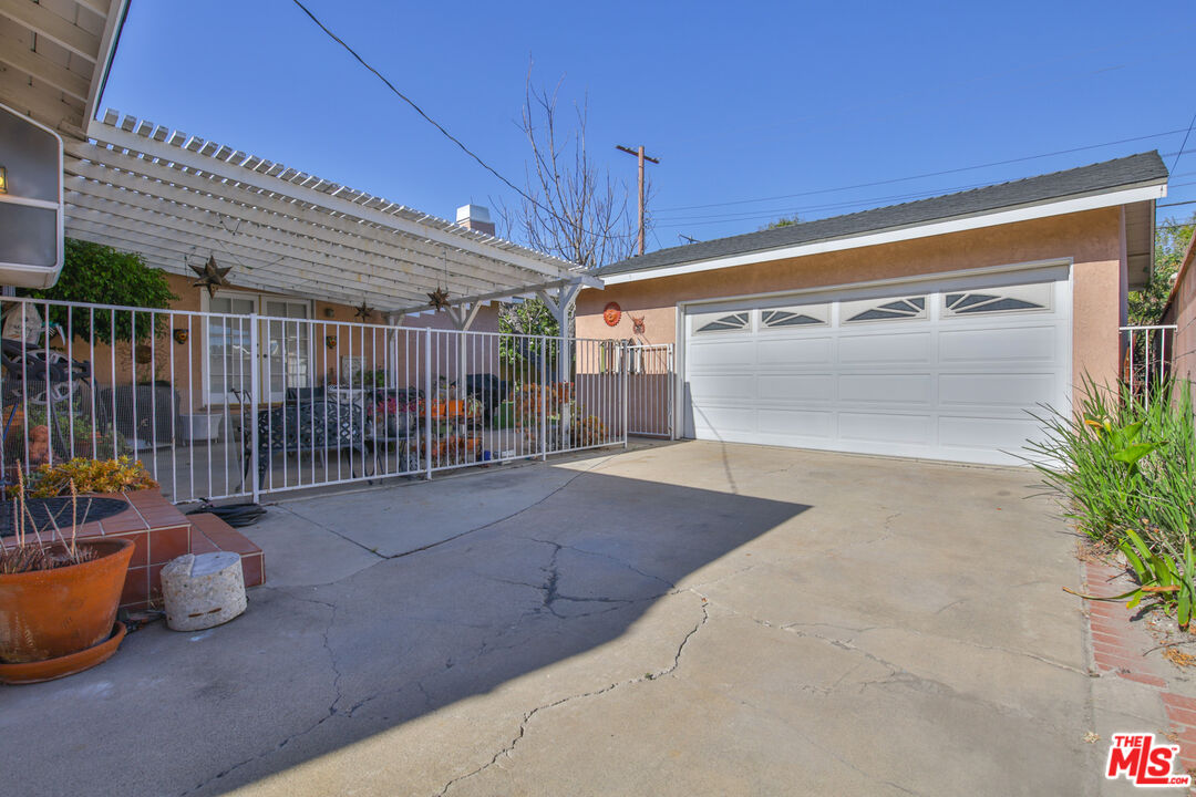 Property photo 44