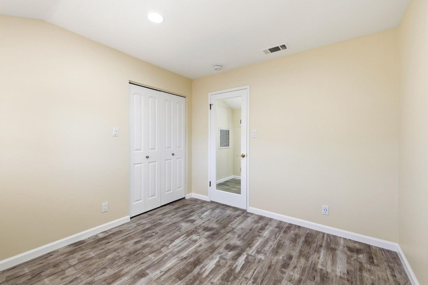 Property photo 50
