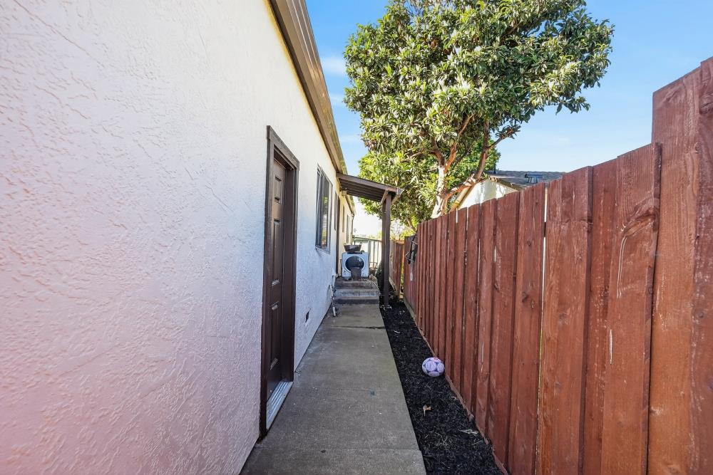 Property photo 35