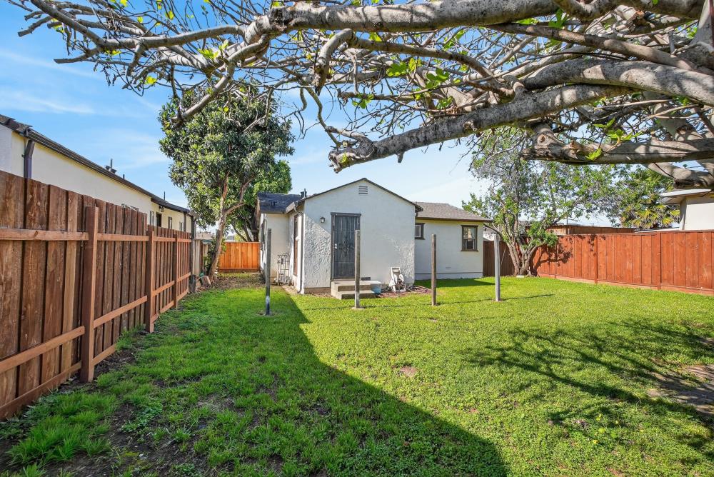 Property photo 33