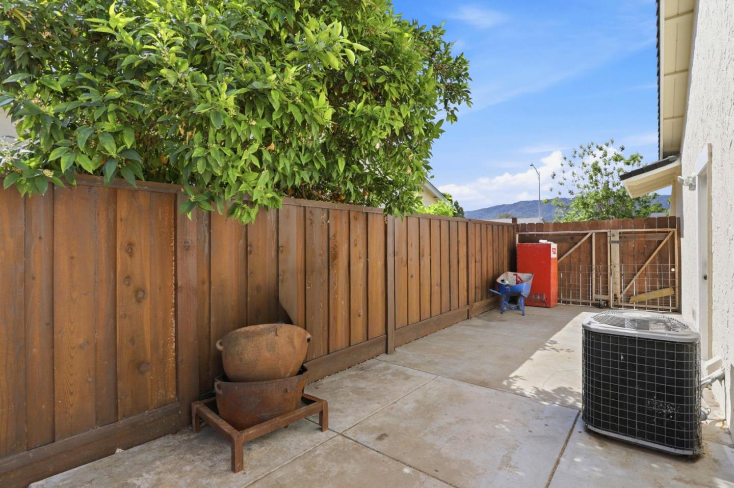 Property photo 35