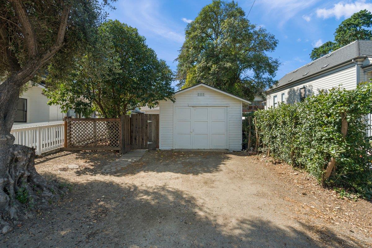 Property photo 35