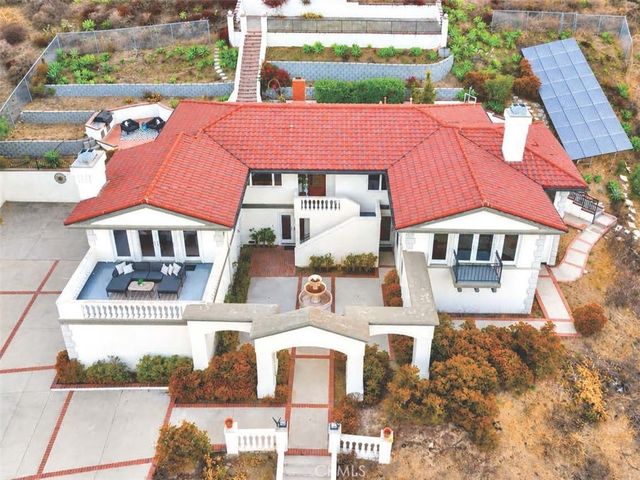 Property photo 32