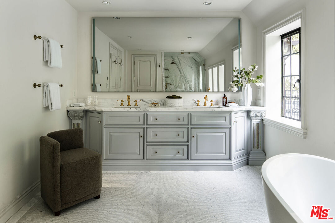 Property photo 46