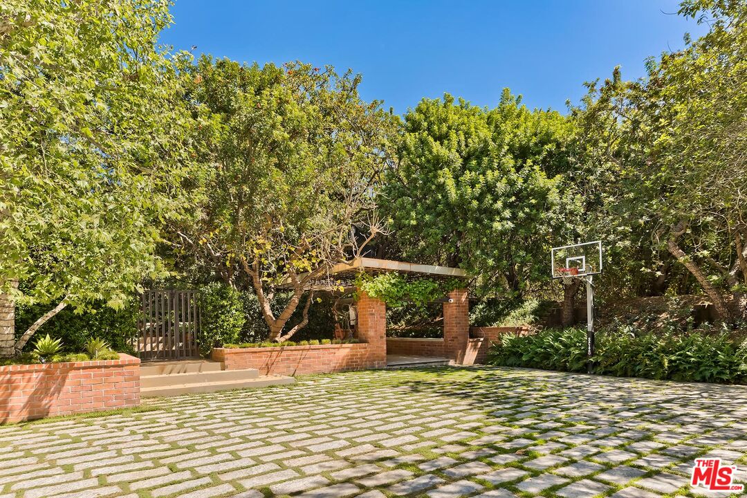 Property photo 43