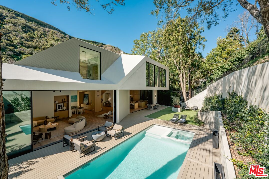 Property photo 31