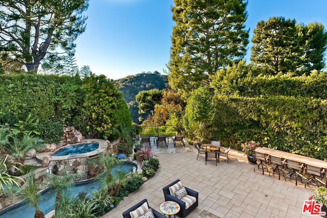Property photo 33