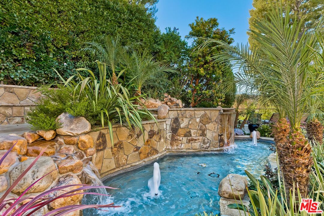 Property photo 38