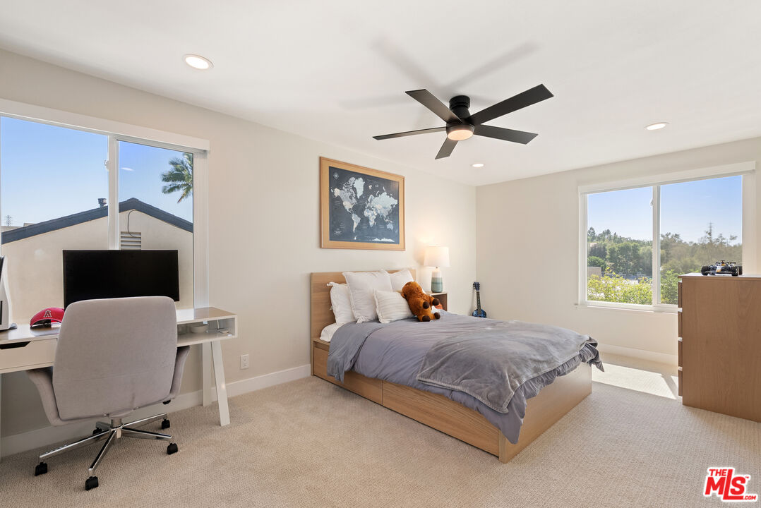 Property photo 24