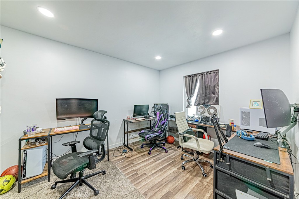 Property photo 28