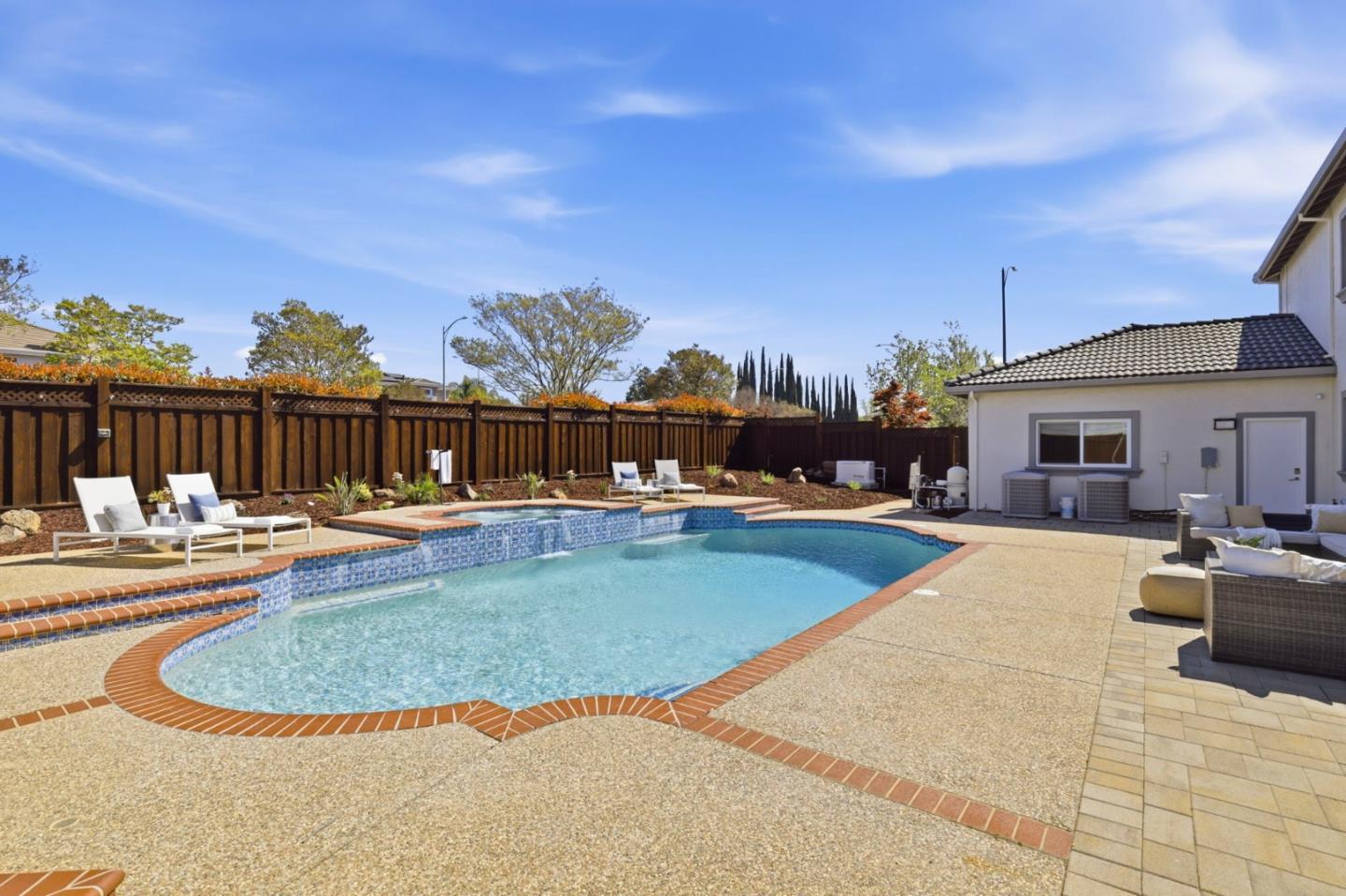 Property photo 37