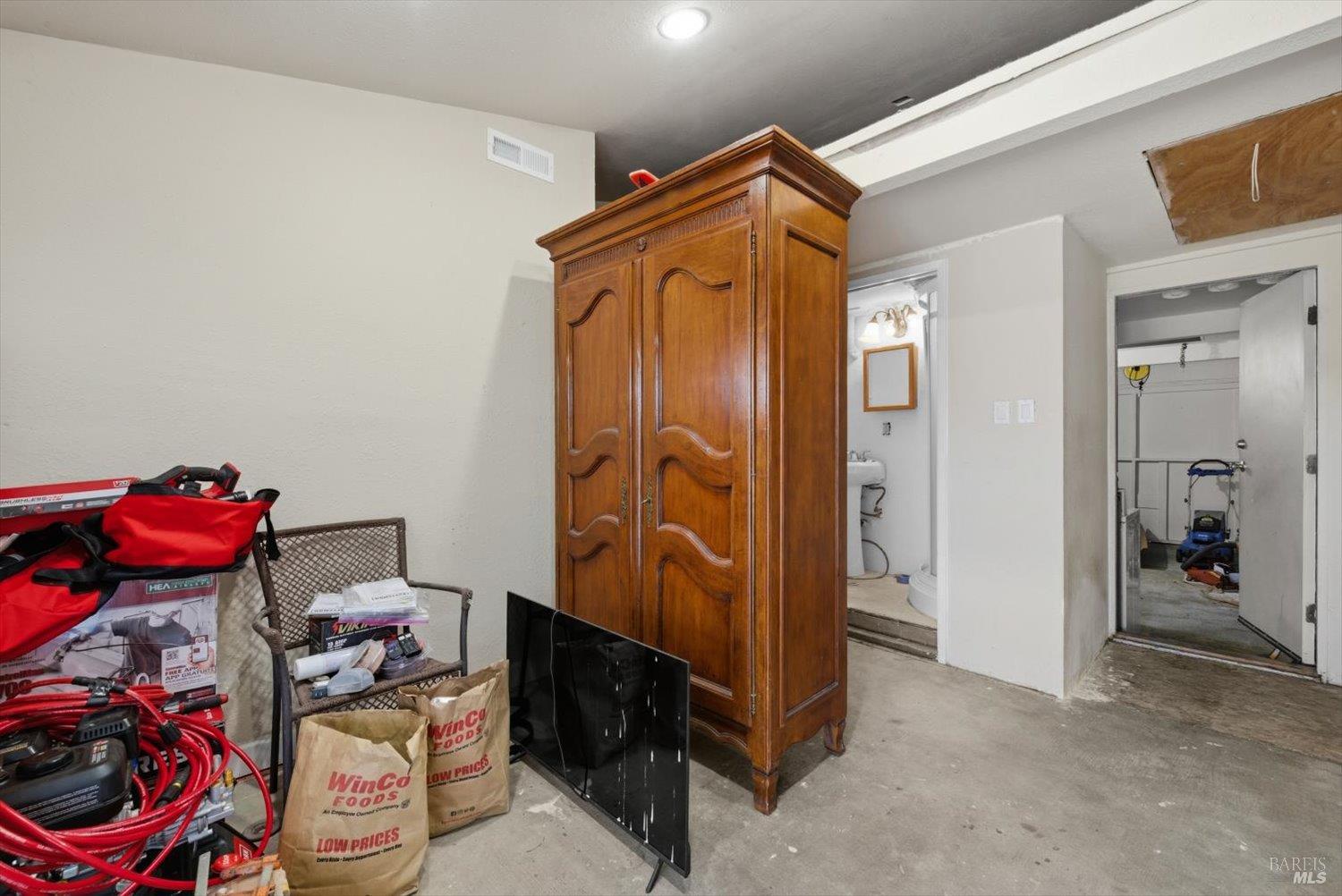 Property photo 32
