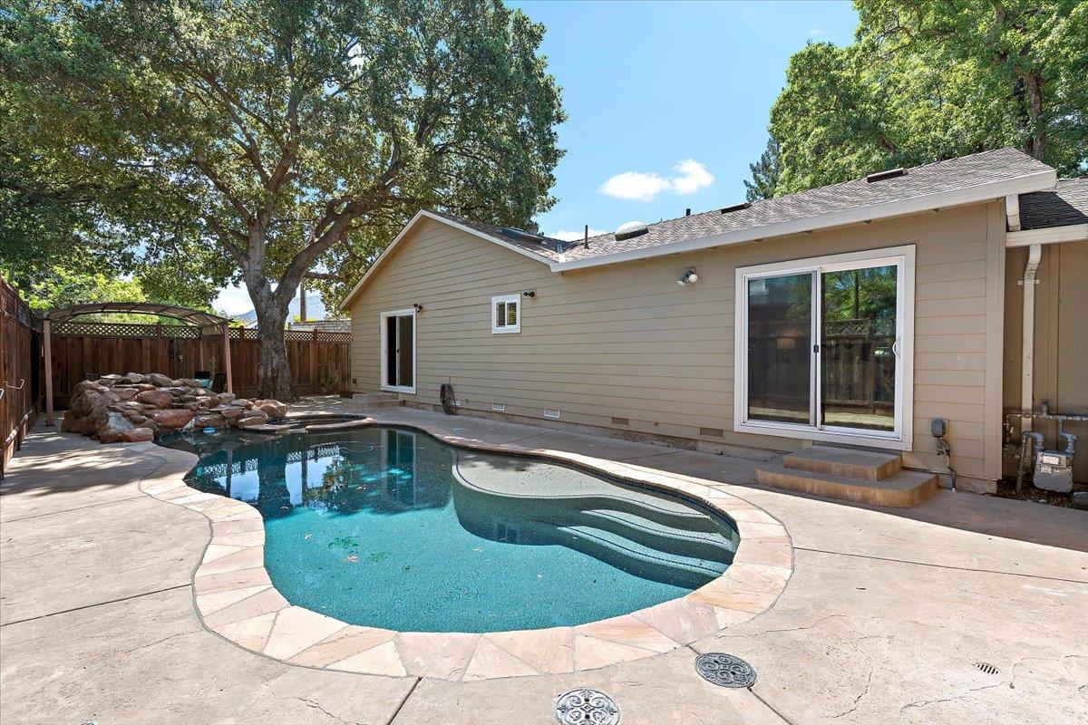 Property photo 30