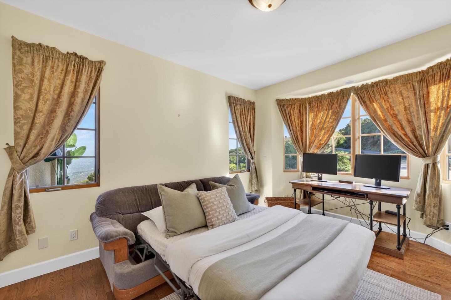 Property photo 37