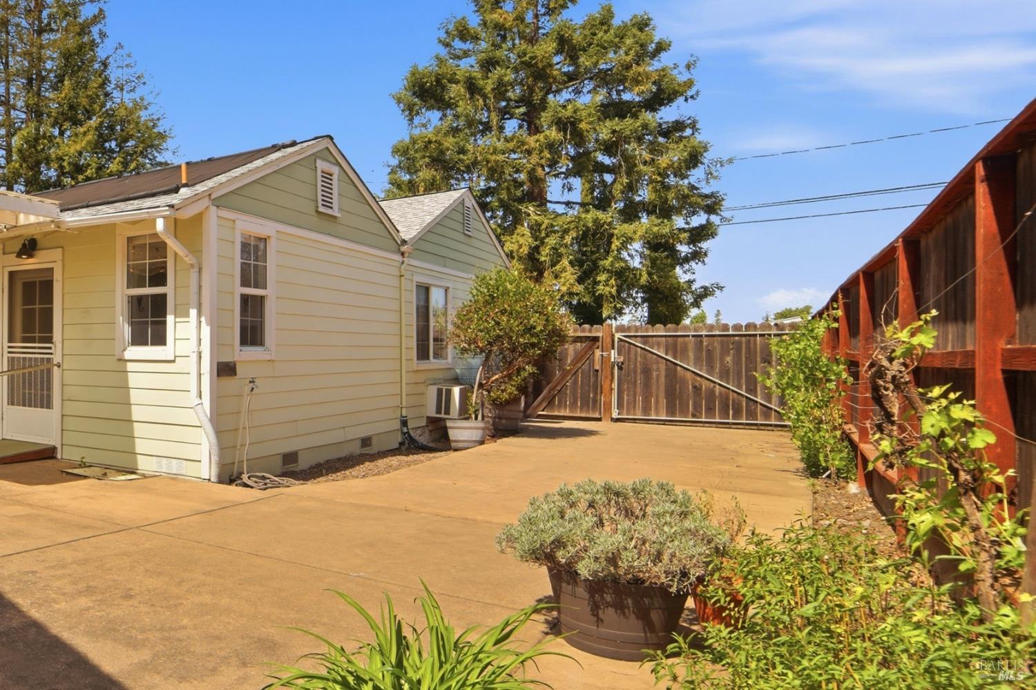 Property photo 38