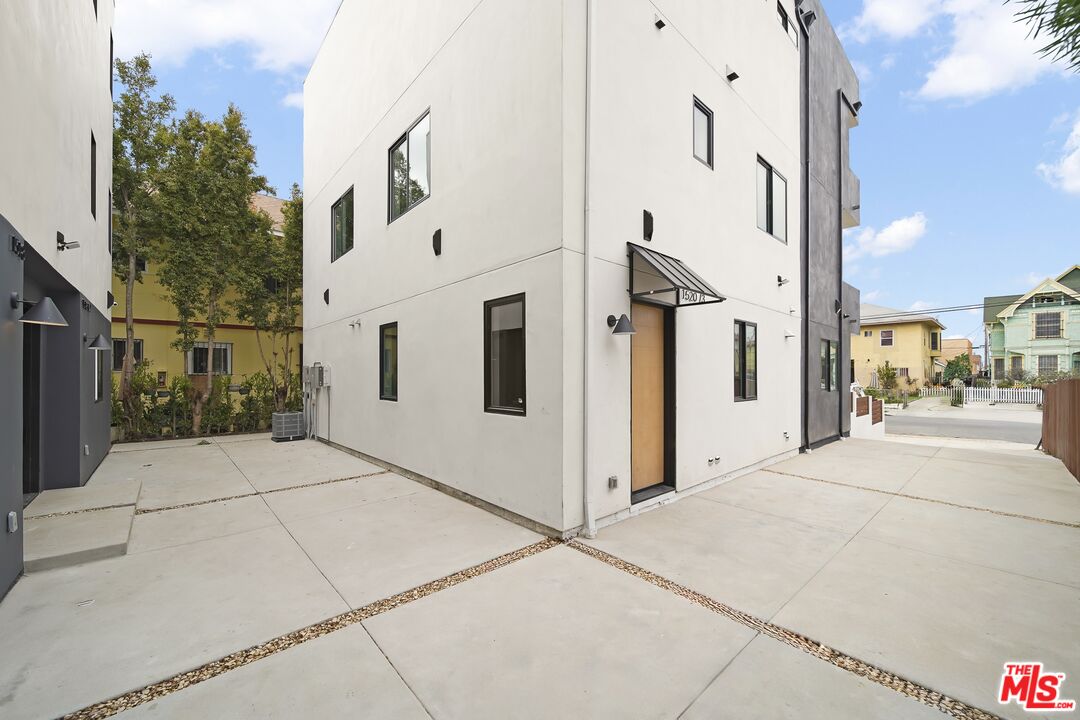 Property photo 28