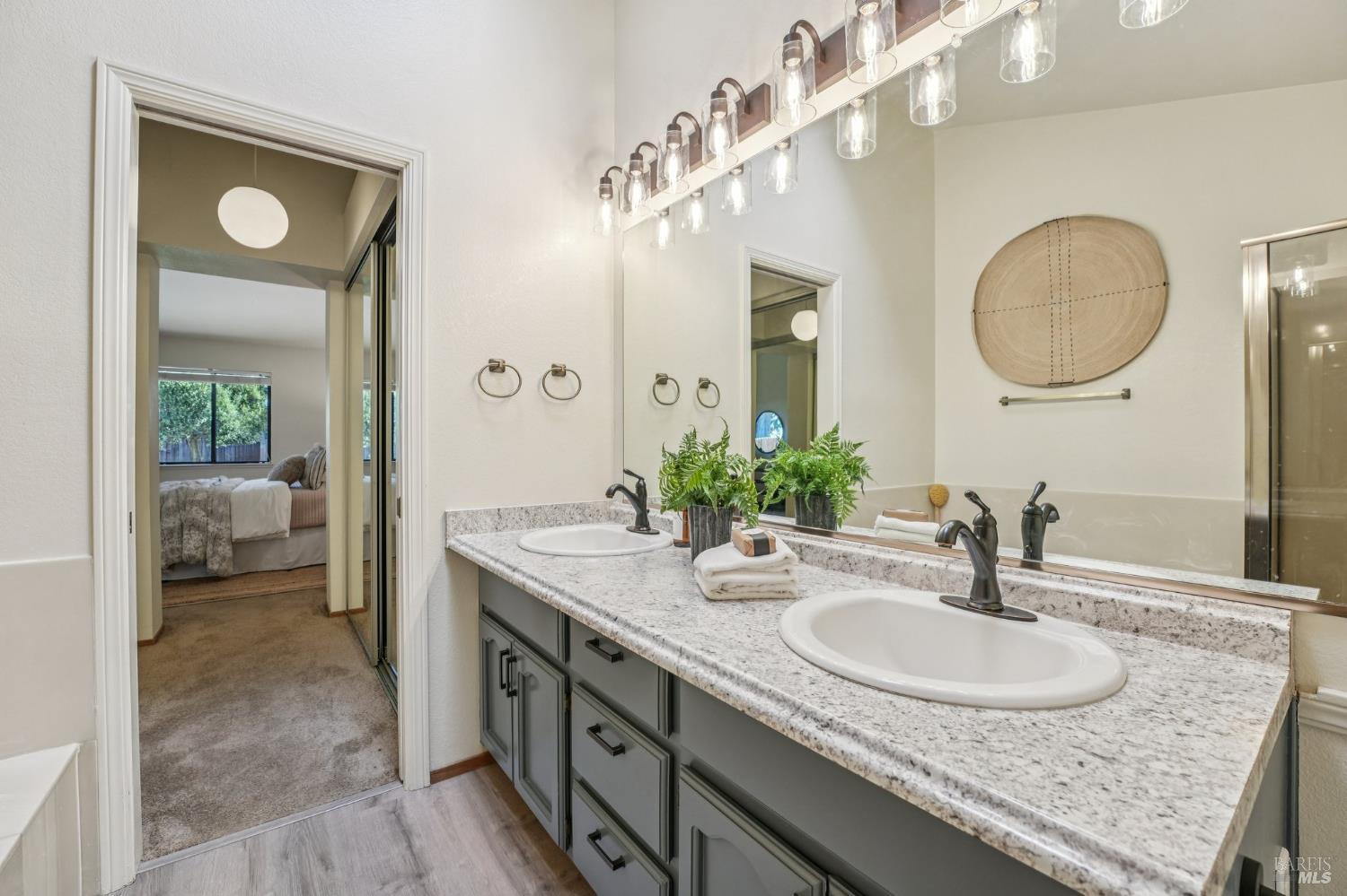 Property photo 38