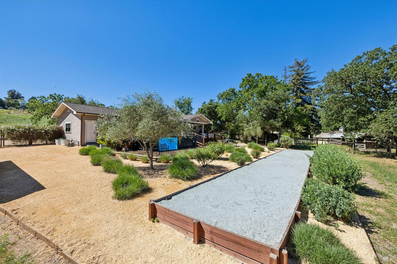 Property photo 38