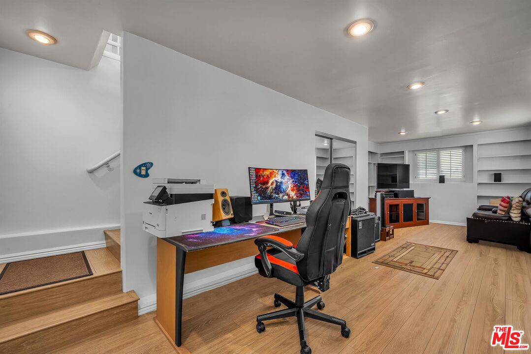 Property photo 25