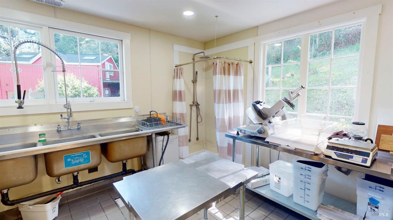 Property photo 32