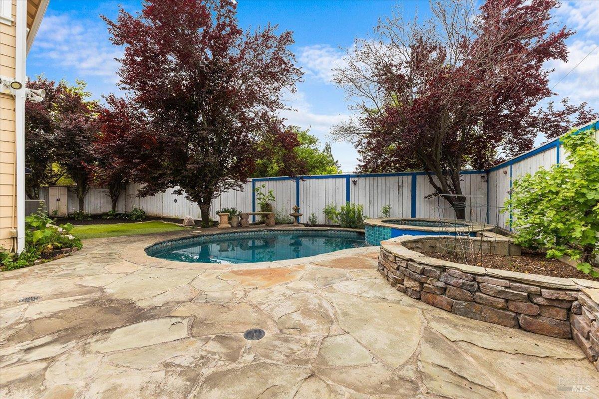 Property photo 40