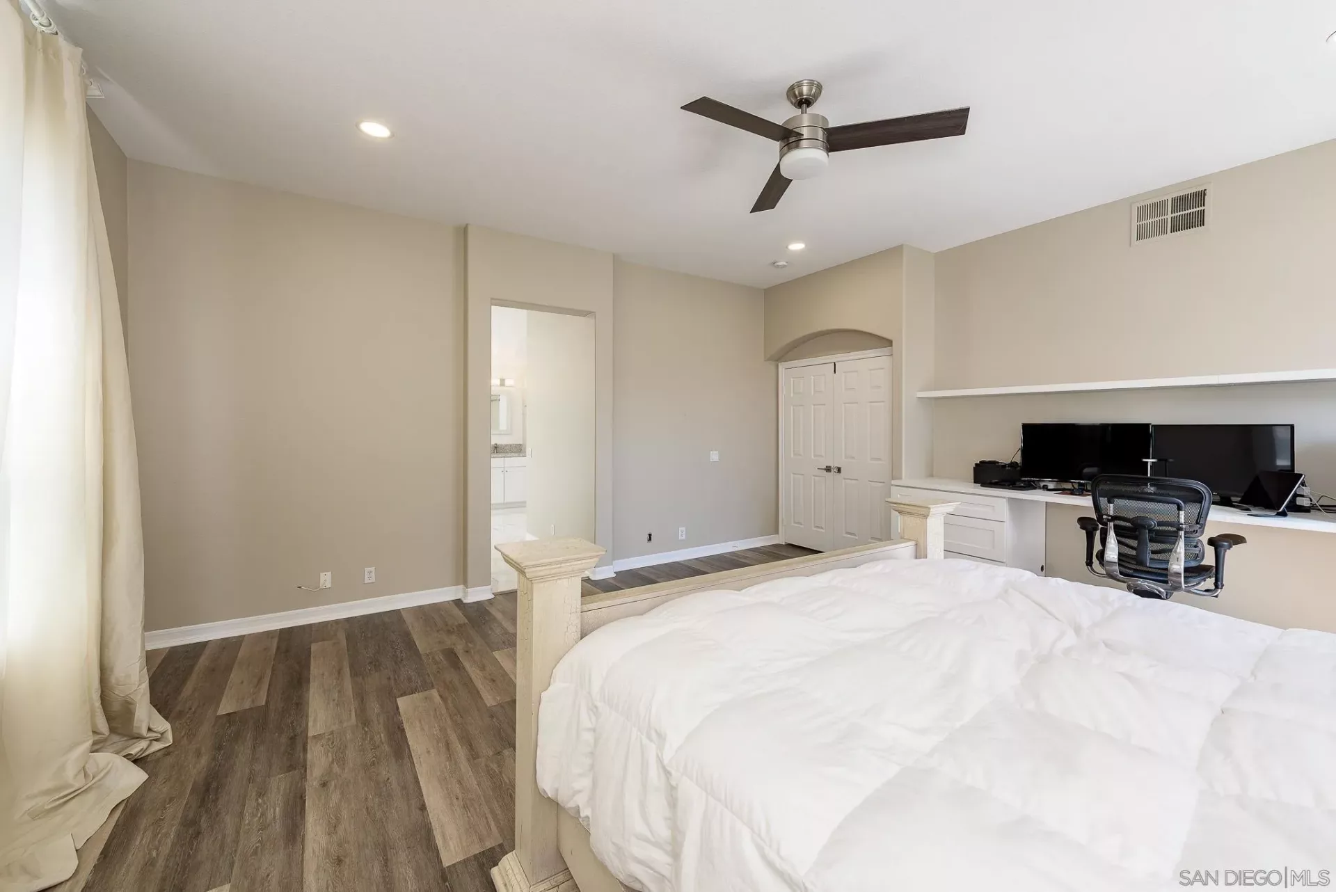 Property photo 44