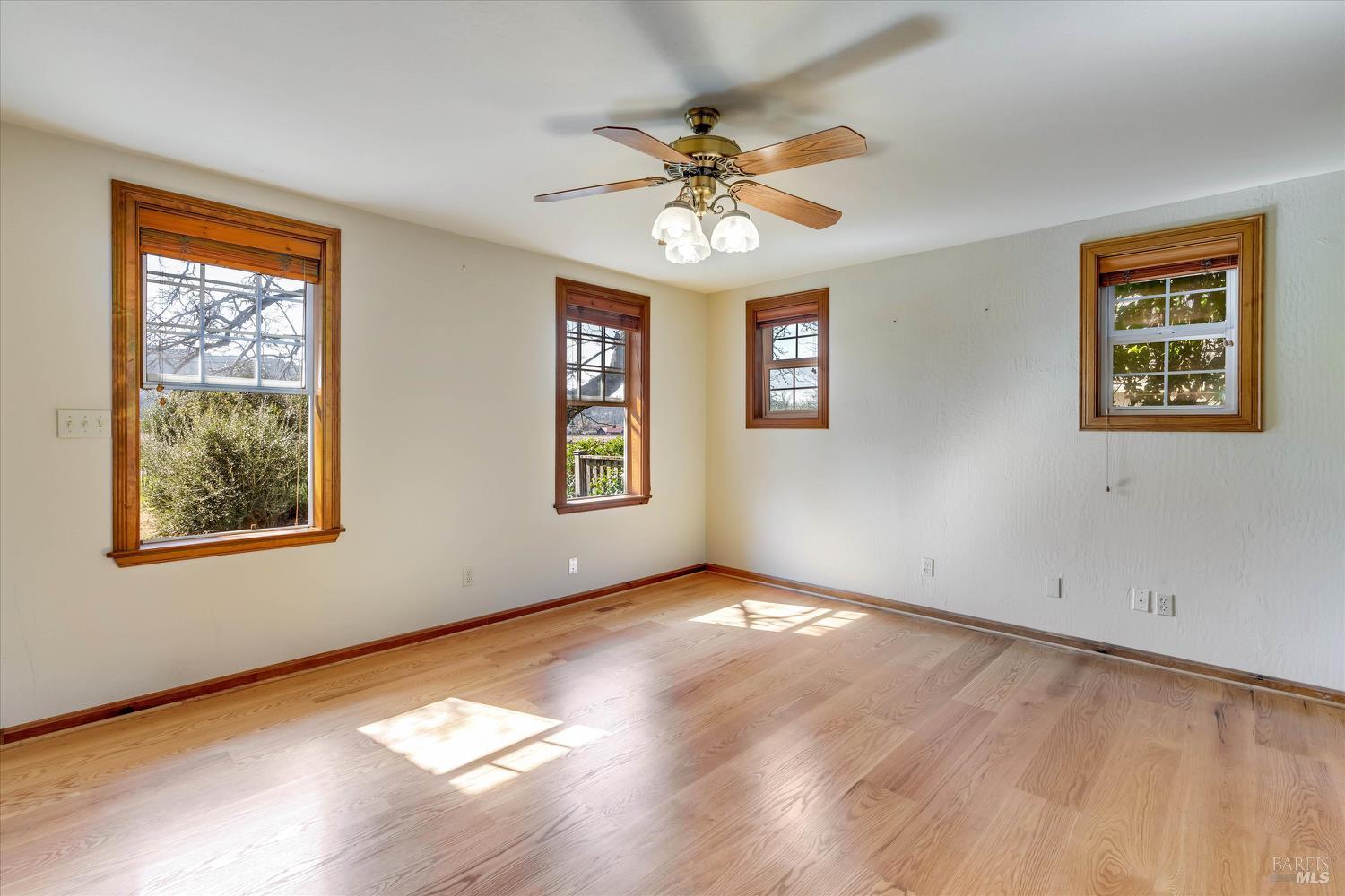 Property photo 31