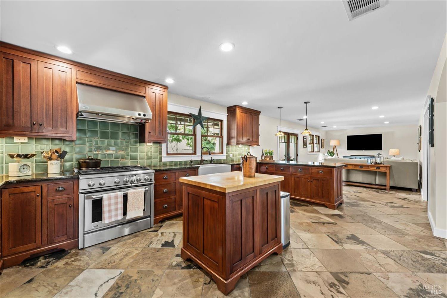 Property photo 25