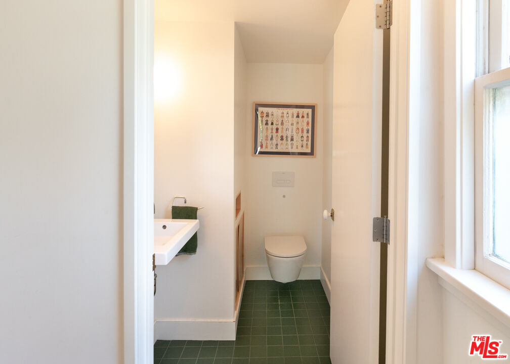 Property photo 31