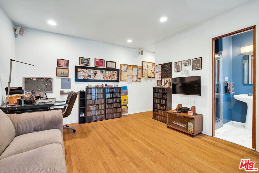 Property photo 30