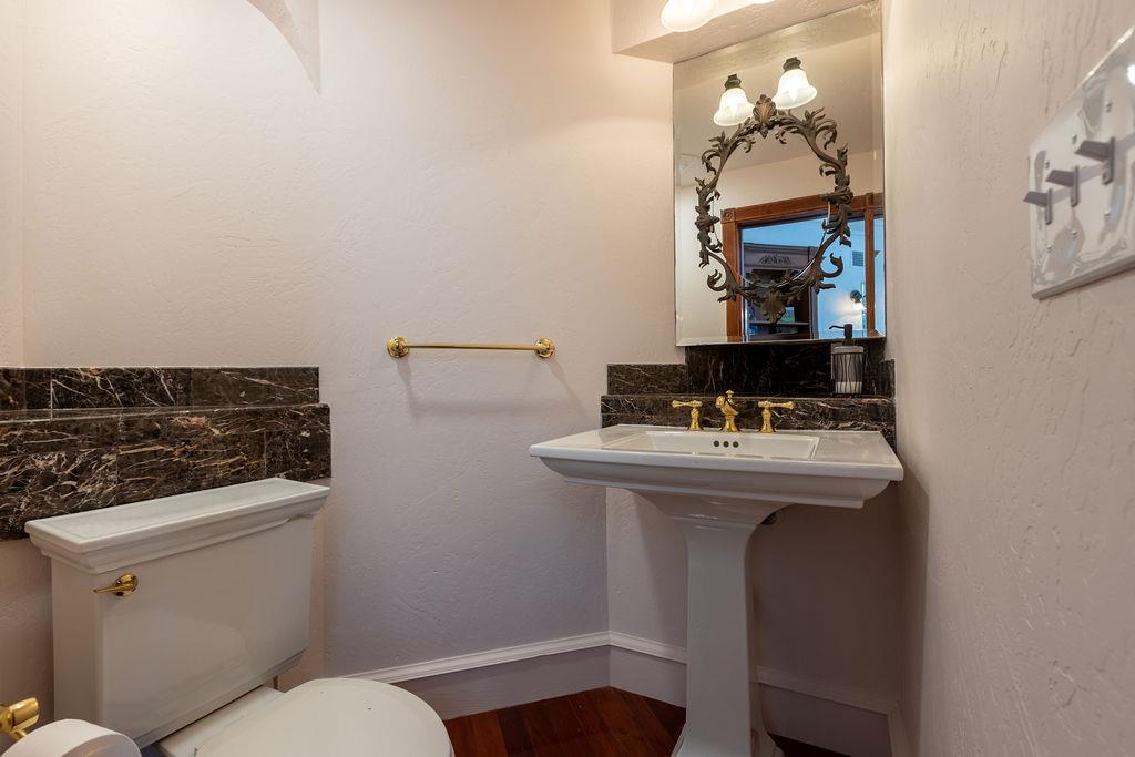 Property photo 35