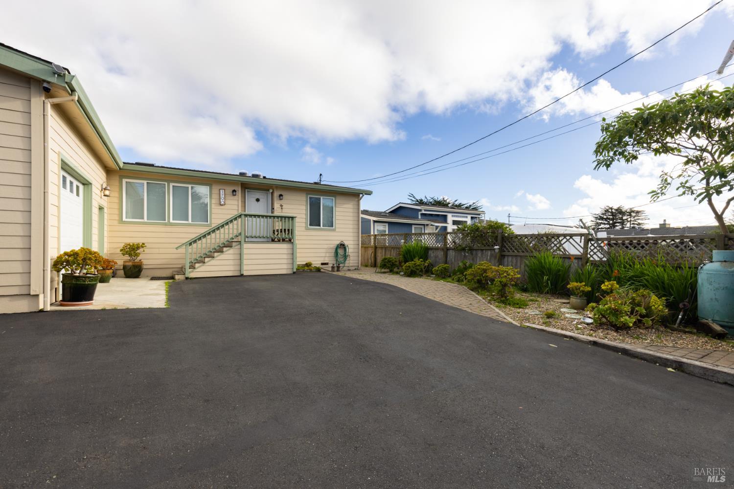 Property photo 33