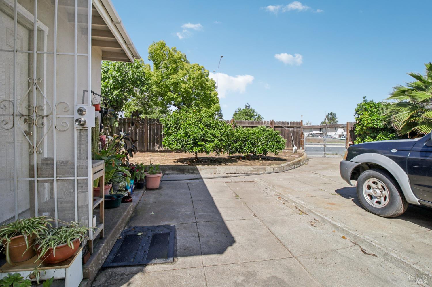 Property photo 38