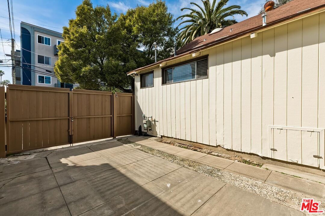 Property photo 32