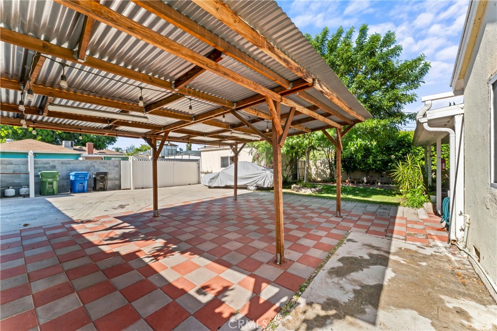 Property photo 25