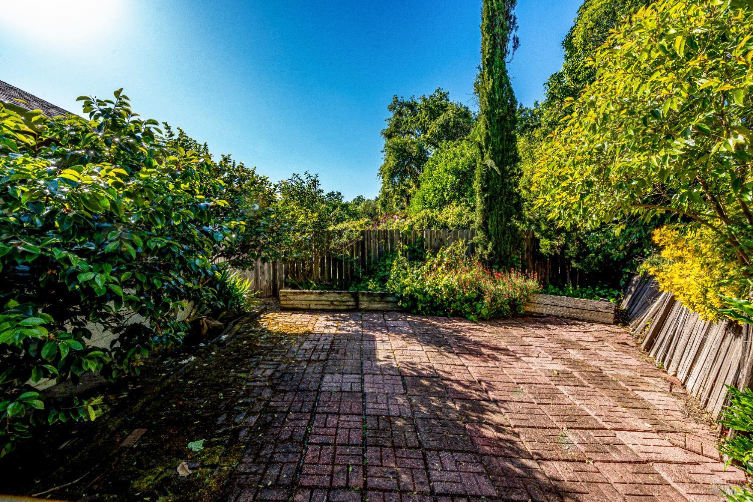 Property photo 28
