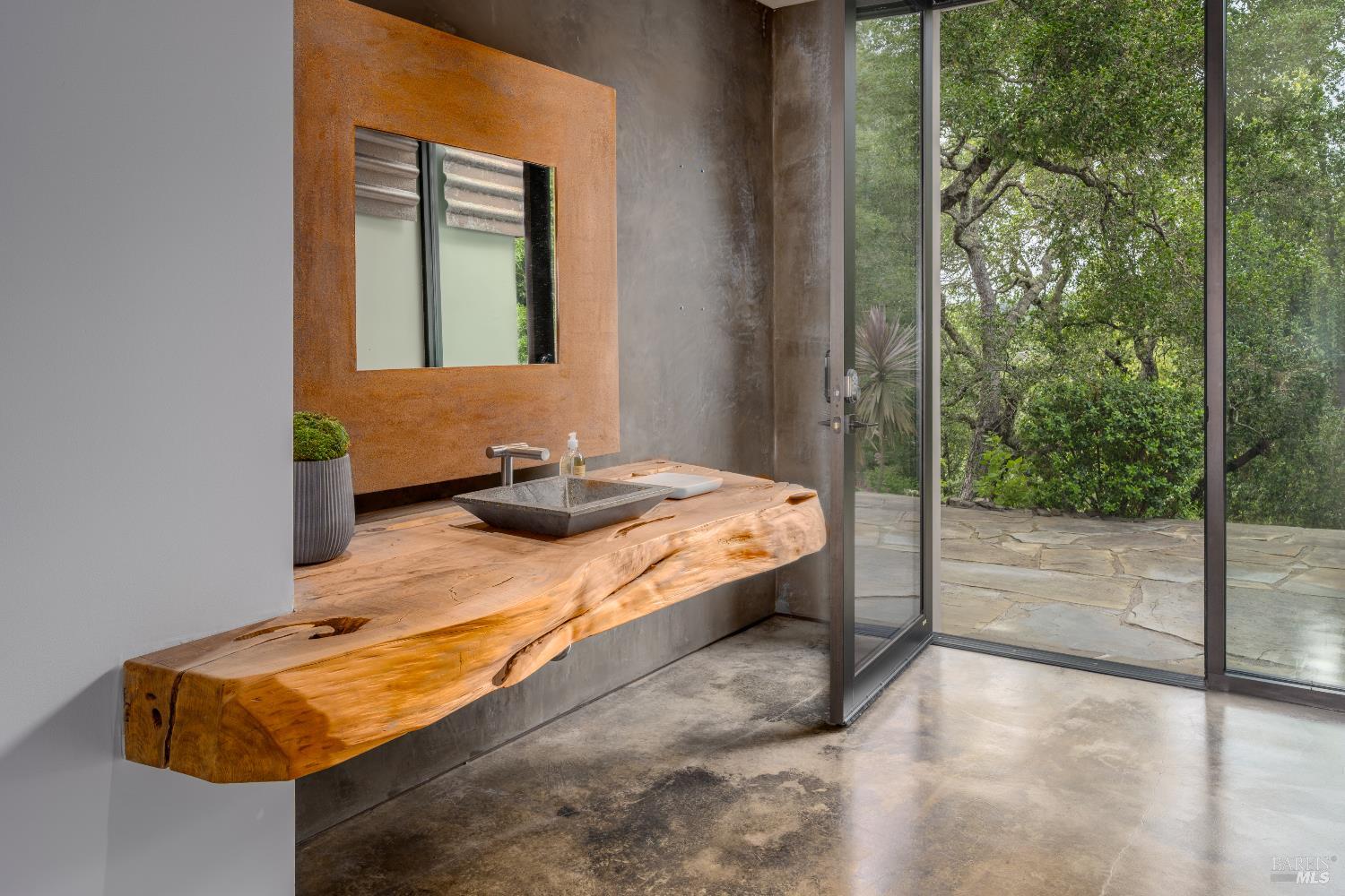 Property photo 28