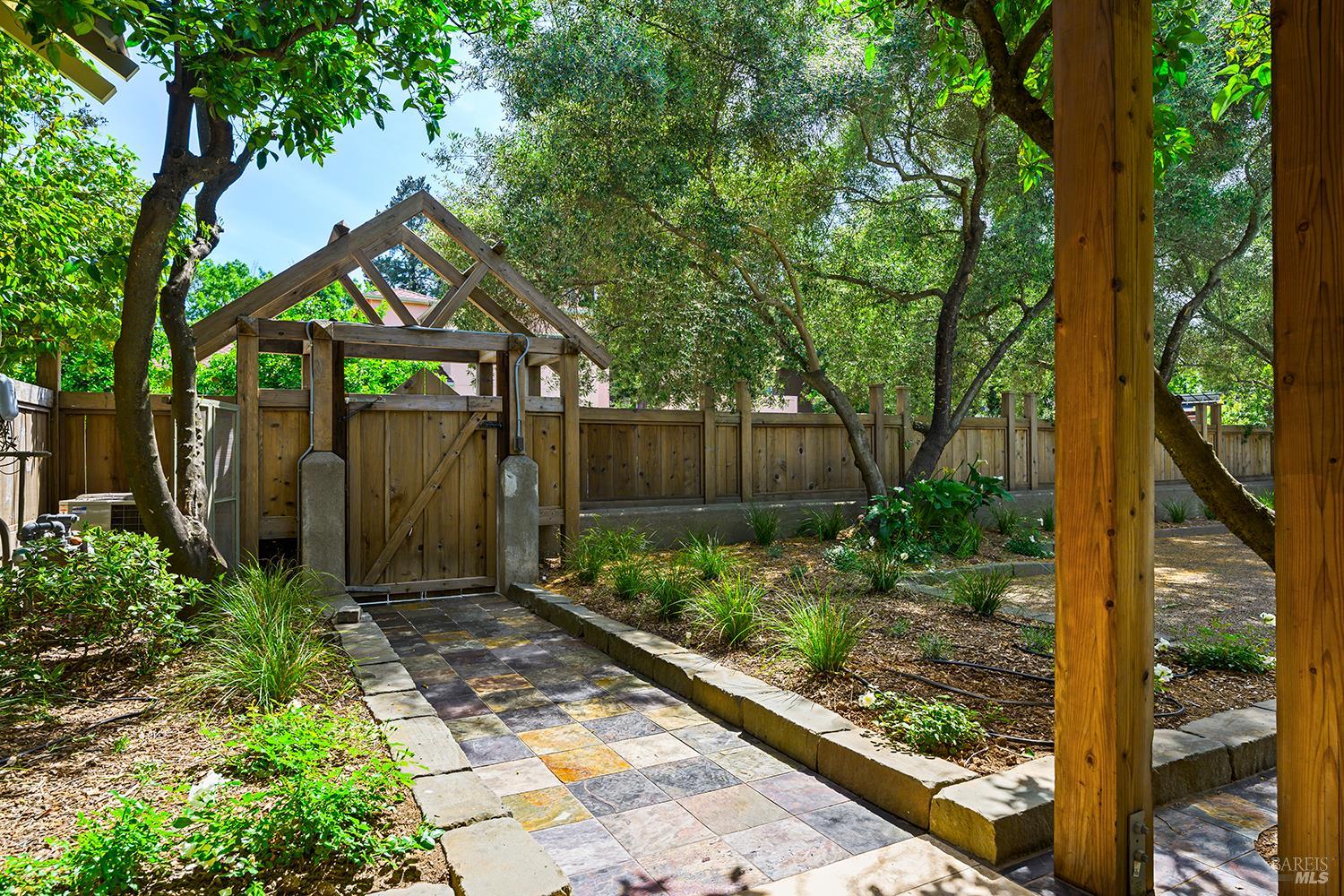 Property photo 43
