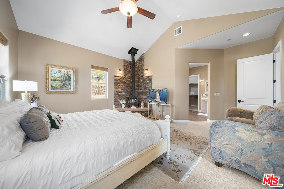 Property photo 32
